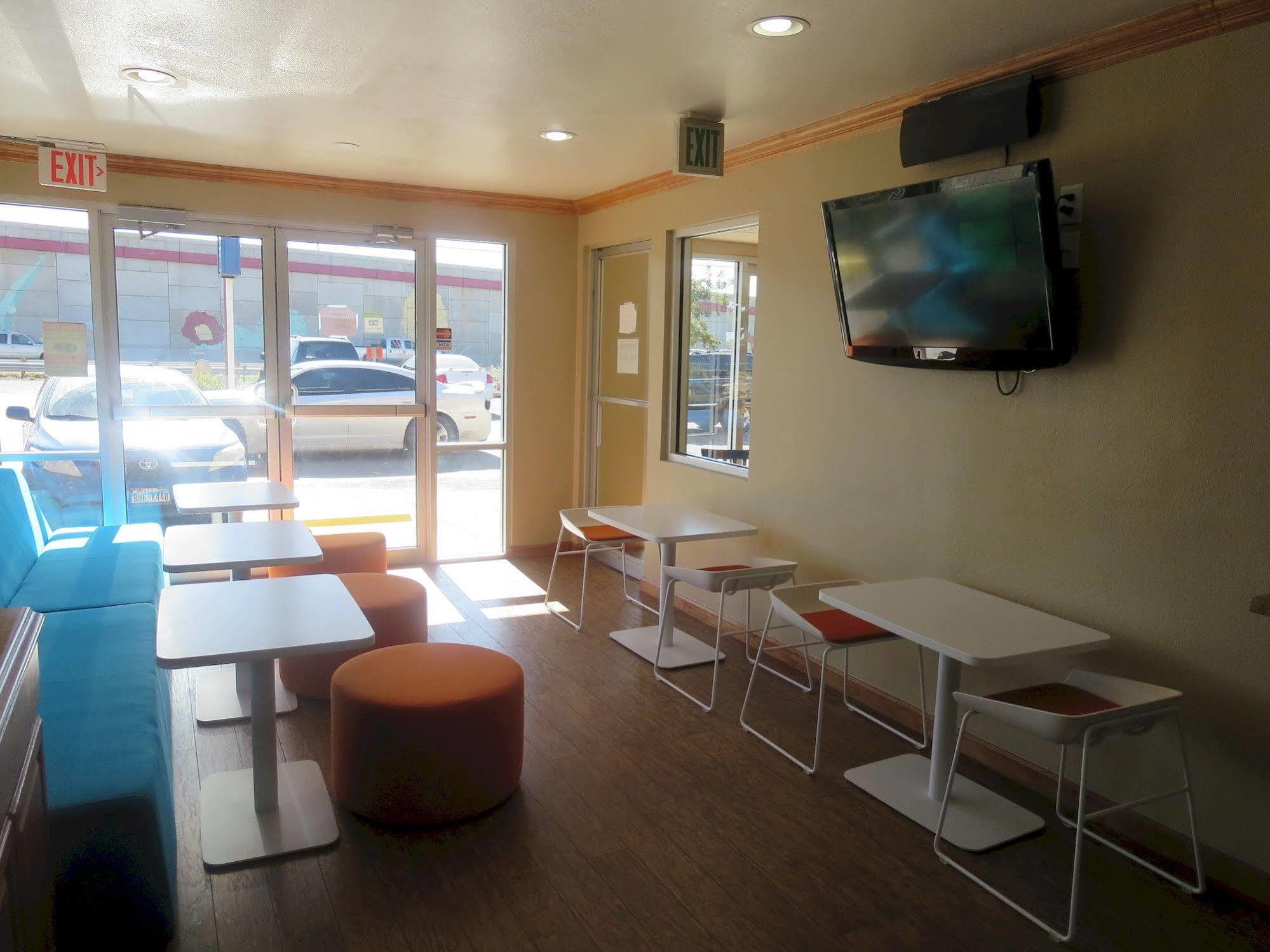 Howard Johnson By Wyndham Odessa Tx Exterior foto