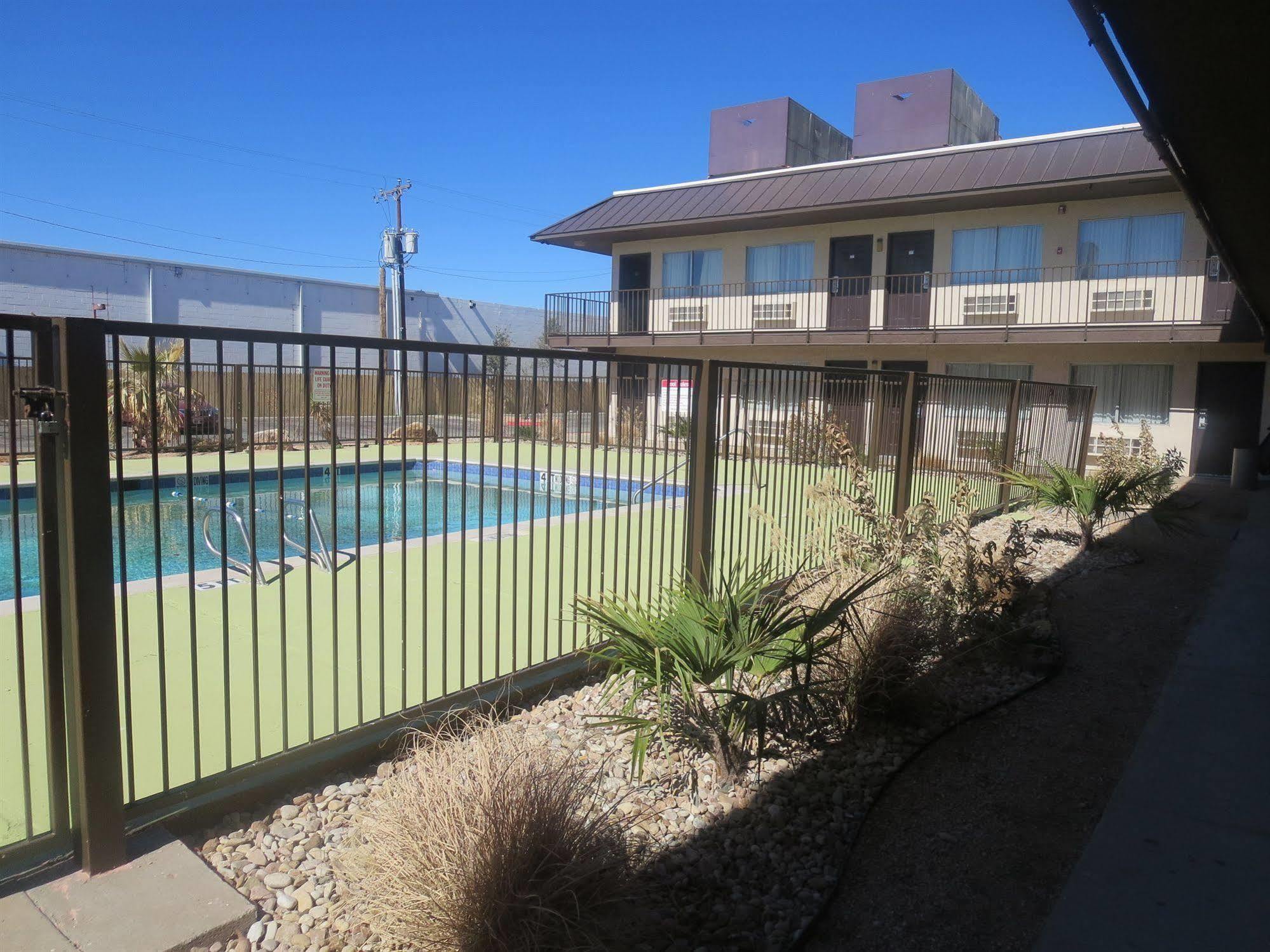Howard Johnson By Wyndham Odessa Tx Exterior foto