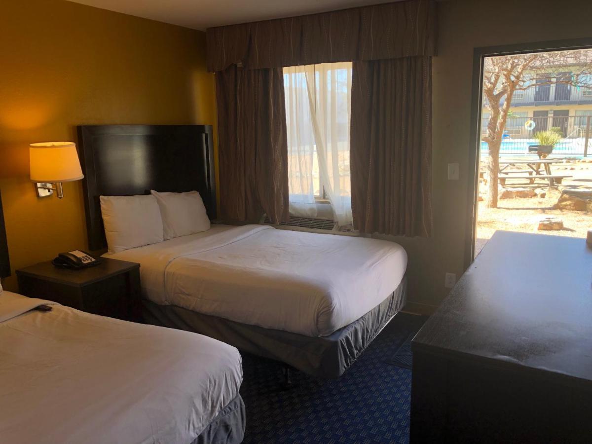 Howard Johnson By Wyndham Odessa Tx Exterior foto